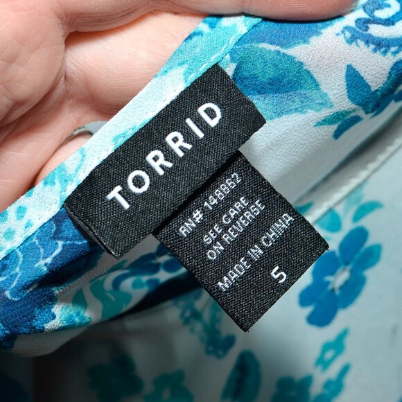 Plus Size Torrid 5 Turquoise Paisley Chiffon Hi-Lo Tunic Tank Top Blouse - Picture 4 of 9